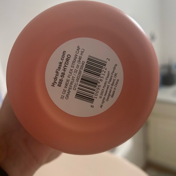 Hydro Flask Dining 32oz Grapefruit Color Wide Mouth With Flex Straw